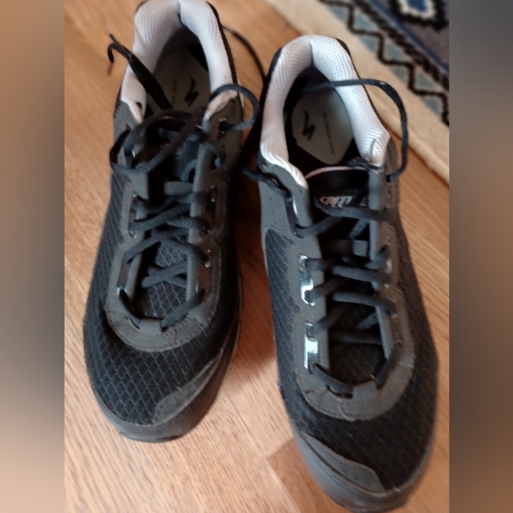 Specialized Black Athletic Biking Shoes